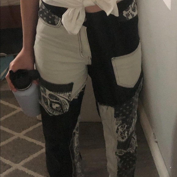 Upcycled patchwork jeans - Picture 3 of 5